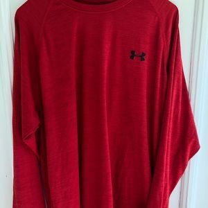 Underarmour long sleeve T-shirt in